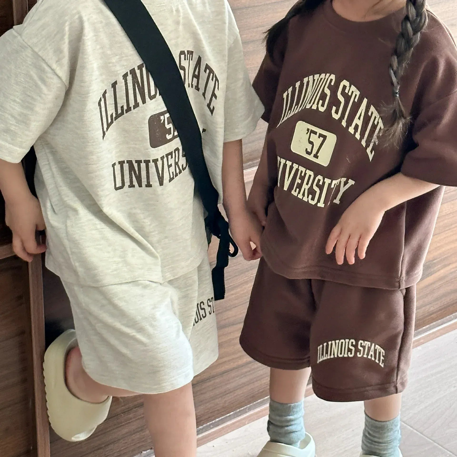 半袖セットアップ キッズセットアップ 2点セット レターロゴプリント半袖Tシャツ+ハーフパンツ 2カラー