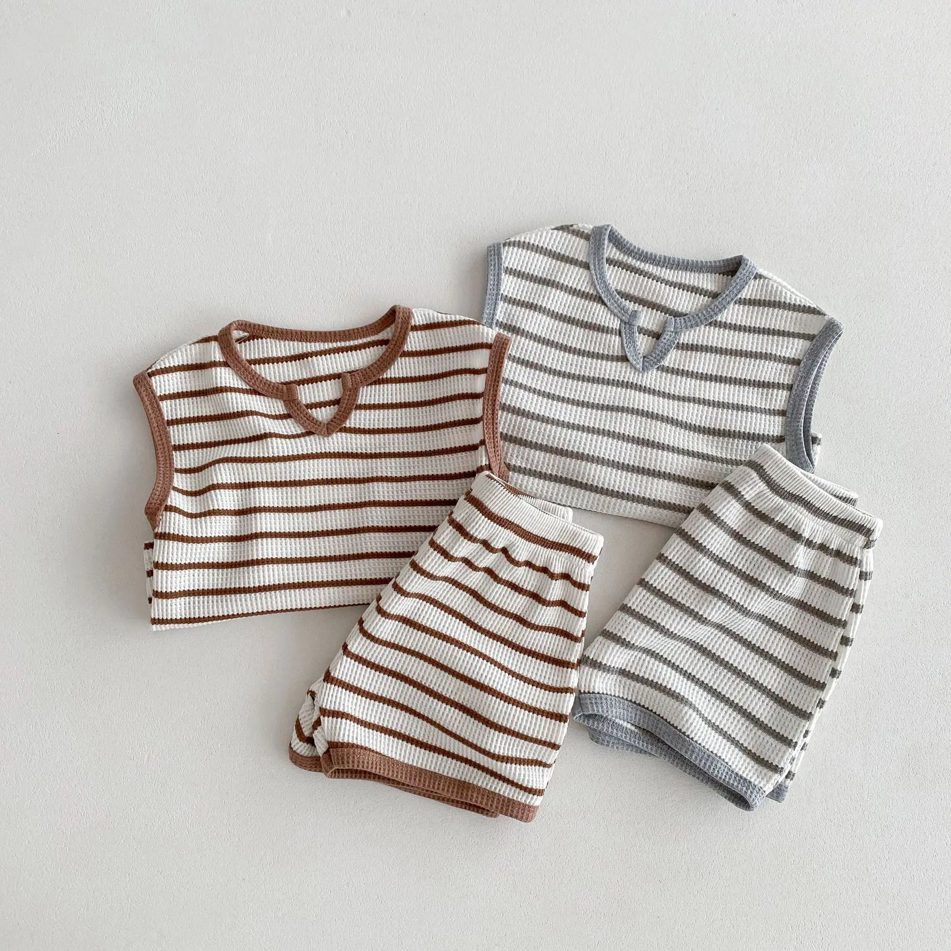 ノースリーブセットアップ ☺︎ キッズセットアップ 2点セット ノースリーブTシャツ+ショートパンツ レトロボーダー 2カラー