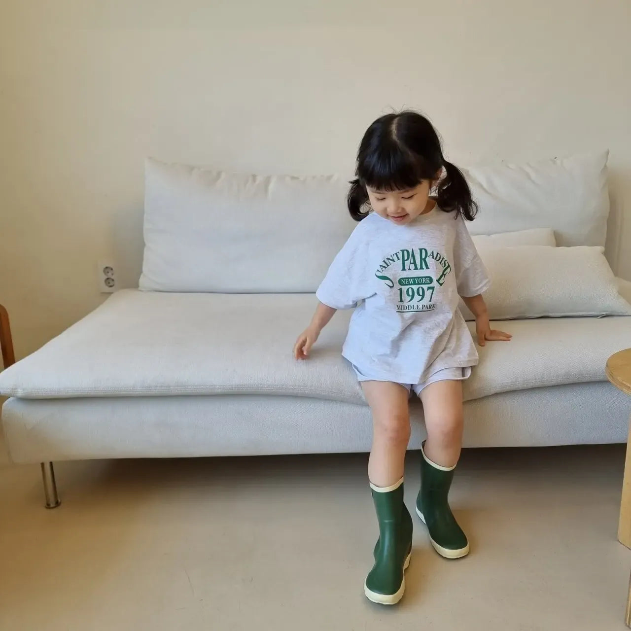半袖セットアップ キッズセットアップ 2点セット 半袖Tシャツ+ショートパンツ レターロゴプリント 2カラー