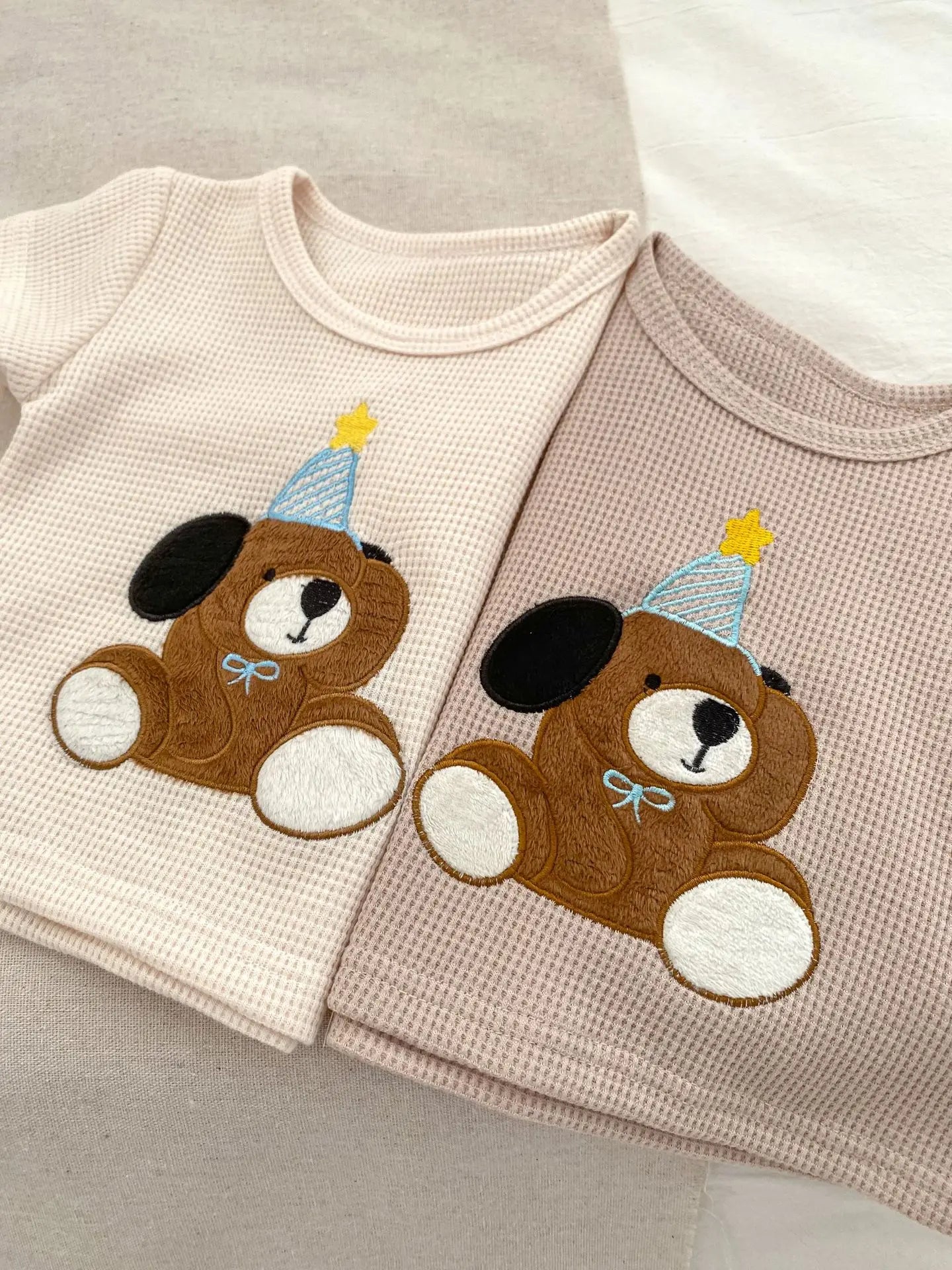 半袖セットアップ ベビーセットアップ 2点セット ワッフル 半袖Tシャツ+ショートパンツ 犬ドッグ刺繍 2カラー