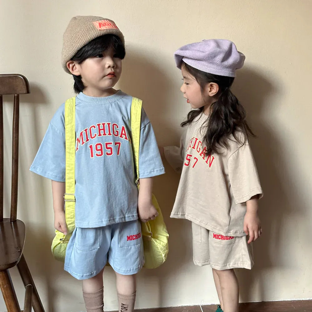 半袖セットアップ キッズセットアップ 2点セット 半袖Tシャツ+ハーフパンツ レターロゴプリント 2カラー