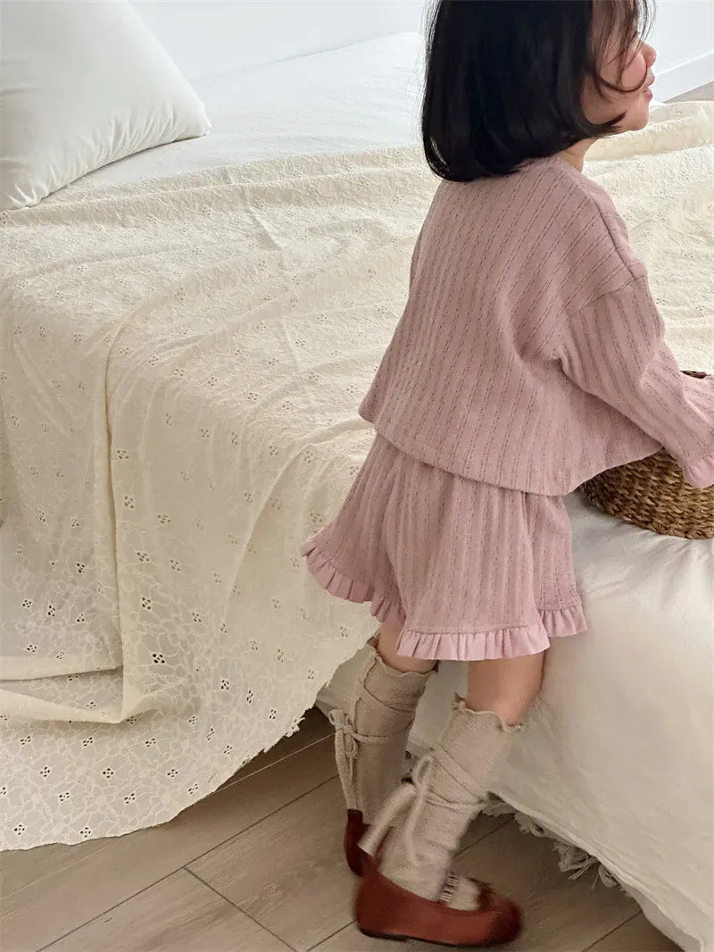 長袖セットアップ キッズセットアップ 2点セット 長袖Tシャツ ショートパンツ ラッフルフリル ライトパープル/ベージュ/2カラー