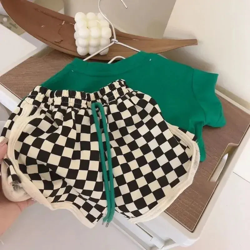半袖セットアップ キッズセットアップ 2点セット 半袖ロゴプリントTシャツ+チェッカーチェックショートパンツ 2カラー【mh0006085】