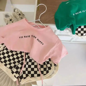 半袖セットアップ キッズセットアップ 2点セット 半袖ロゴプリントTシャツ+チェッカーチェックショートパンツ 2カラー【mh0006085】