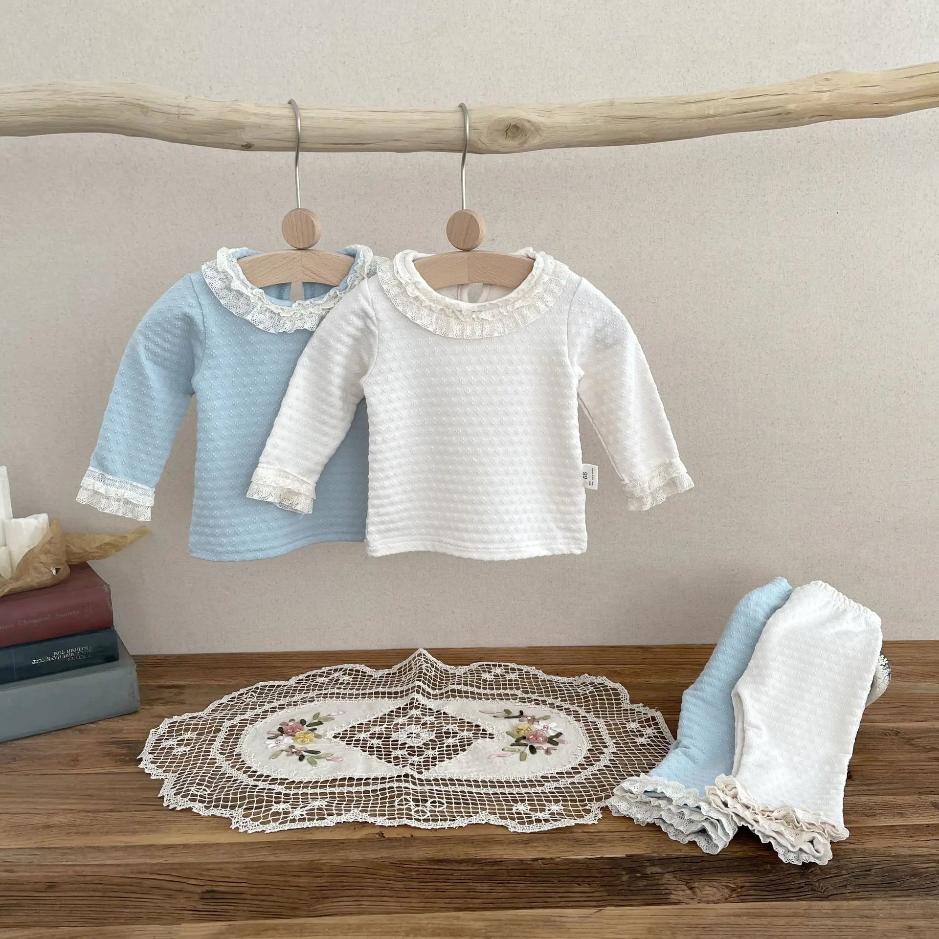 長袖セットアップ ベビーセットアップ 2点セット レースフリル長袖Tシャツ+裾レースフリルパンツ 2カラー【mh0006714】