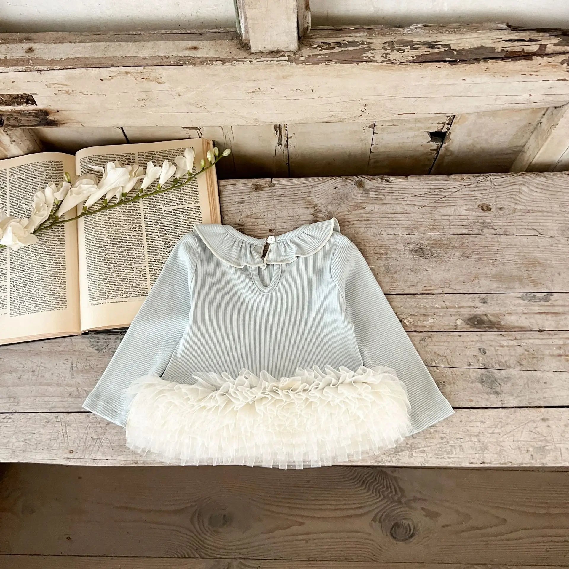 長袖セットアップ ベビーセットアップ 2点セット 裾チュールフリルペプラム長袖Tシャツ+リボンレギンスパンツ 2カラー【mh0007105】