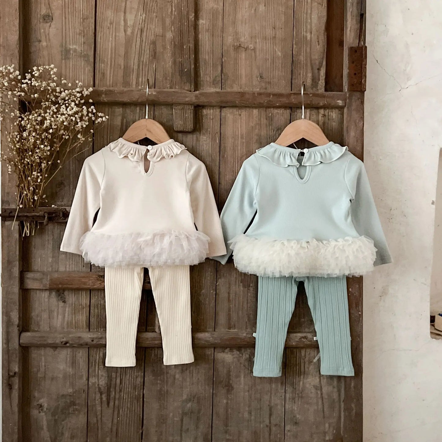 長袖セットアップ ベビーセットアップ 2点セット 裾チュールフリルペプラム長袖Tシャツ+リボンレギンスパンツ 2カラー【mh0007105】