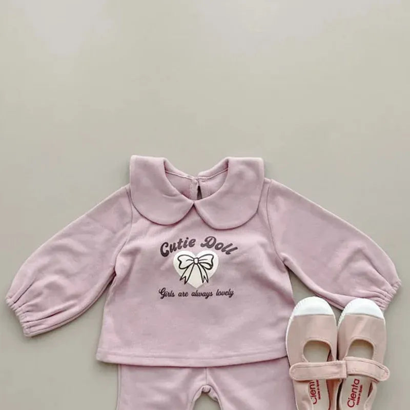 長袖セットアップ ベビーキッズセットアップ 2点セット リボンプリント丸襟長袖Tシャツ+裾フリルロングパンツ 2カラー【mh0007416】