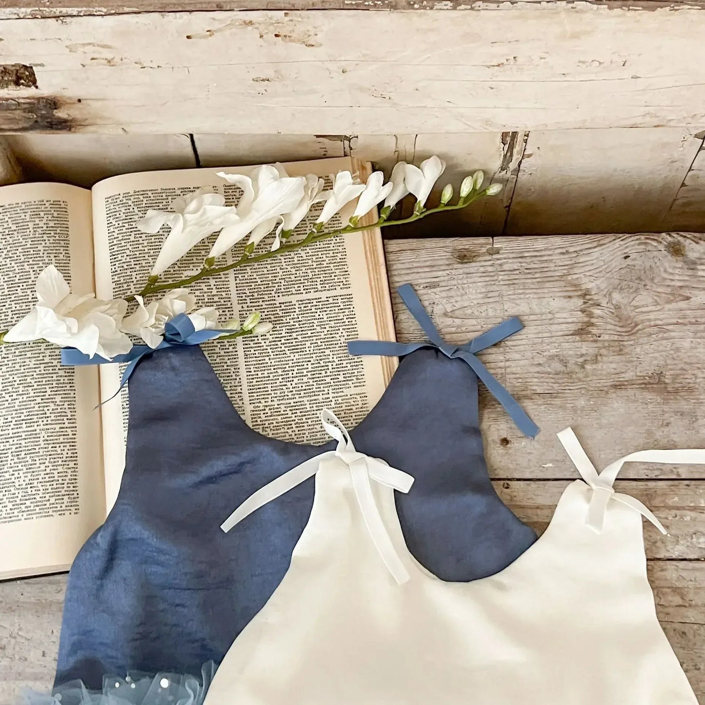 長袖セットアップ ベビーセットアップ 2点セット ハイネック長袖Tシャツ+裾チュールノースリーブドレスワンピース 2カラー【mh0007604】