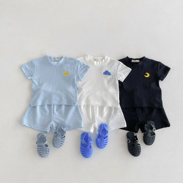 半袖セットアップ キッズセットアップ 2点セット 半袖Tシャツ+ショートパンツ 太陽/雲/月 ワンポイント刺繍 3カラー