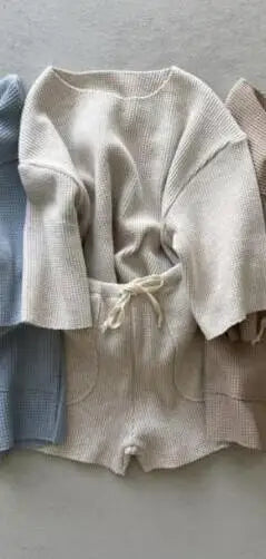 長袖セットアップ キッズセットアップ 2点セット ワッフル シームレス 半袖Tシャツ+ショートパンツ シンプルベーシック 3カラー