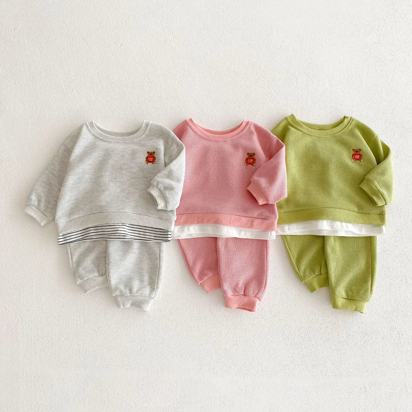 長袖セットアップ ☺︎ ベビーセットアップ 2点セット ワッフル 長袖ドッキングTシャツ ロングパンツ ベアくまワンポイント 3カラー