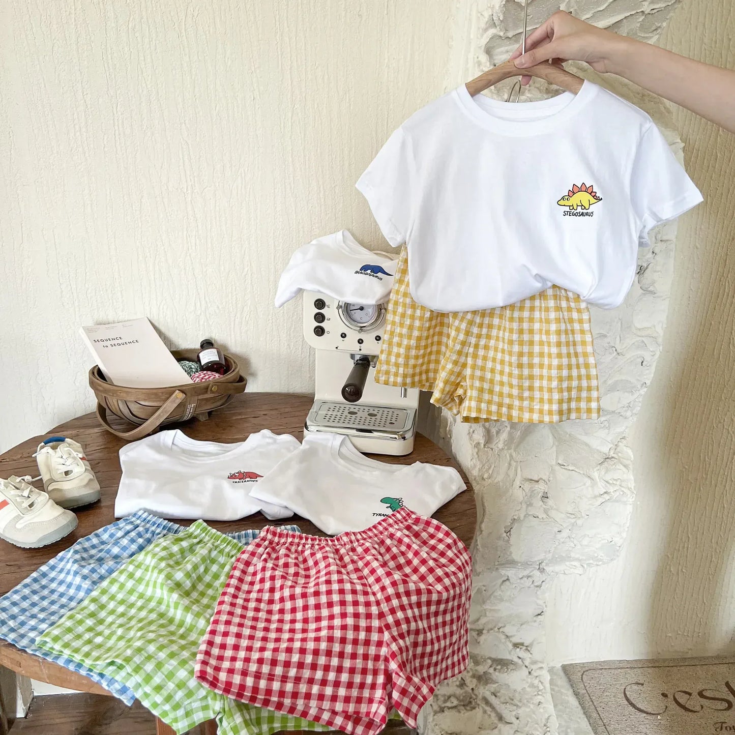 半袖セットアップ キッズセットアップ 2点セット 半袖Tシャツ+チェックショートパンツ ダイナソー恐竜プリント 4カラー【mh0005509】