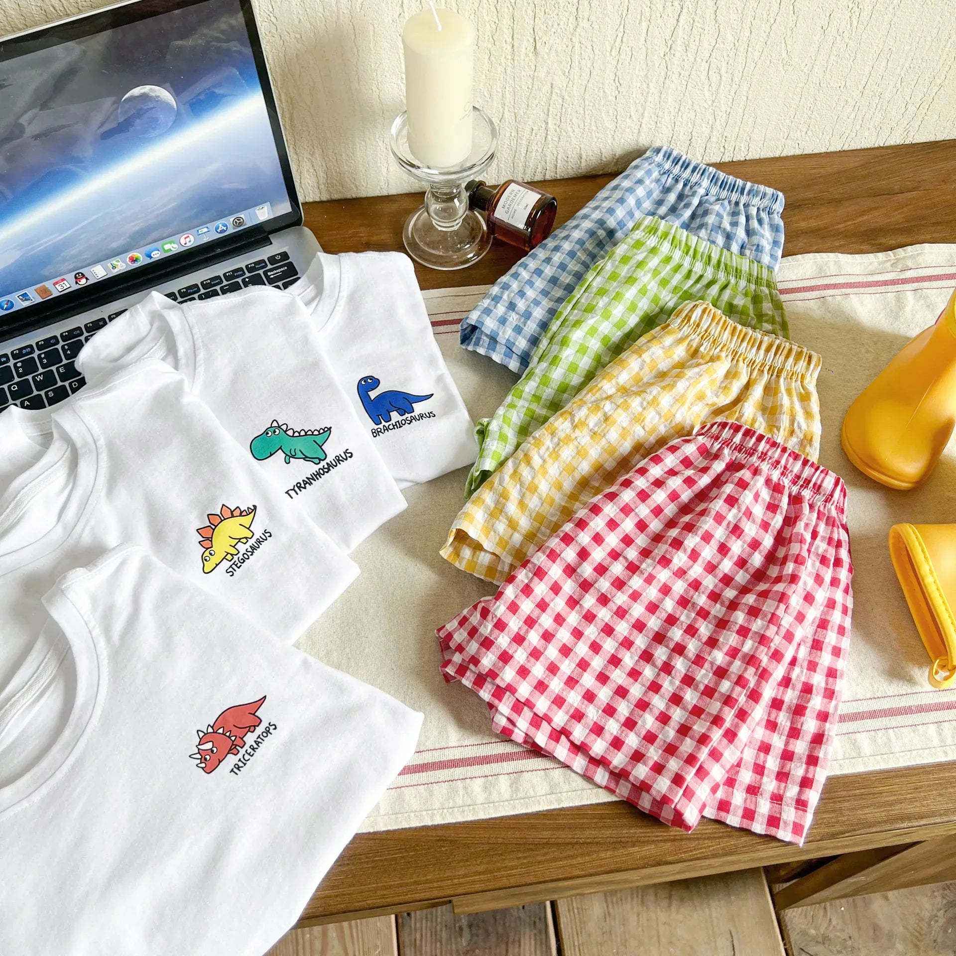 半袖セットアップ キッズセットアップ 2点セット 半袖Tシャツ+チェックショートパンツ ダイナソー恐竜プリント 4カラー【mh0005509】