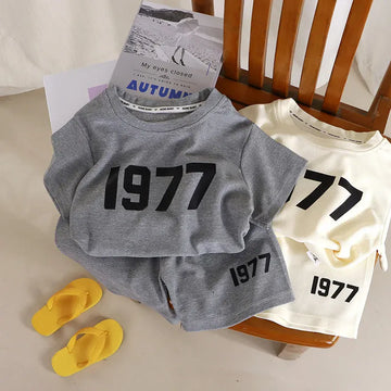 半袖セットアップ キッズセットアップ 2点セット 半袖Tシャツ+ショートパンツ ロゴプリント 4カラー【mh0005780】