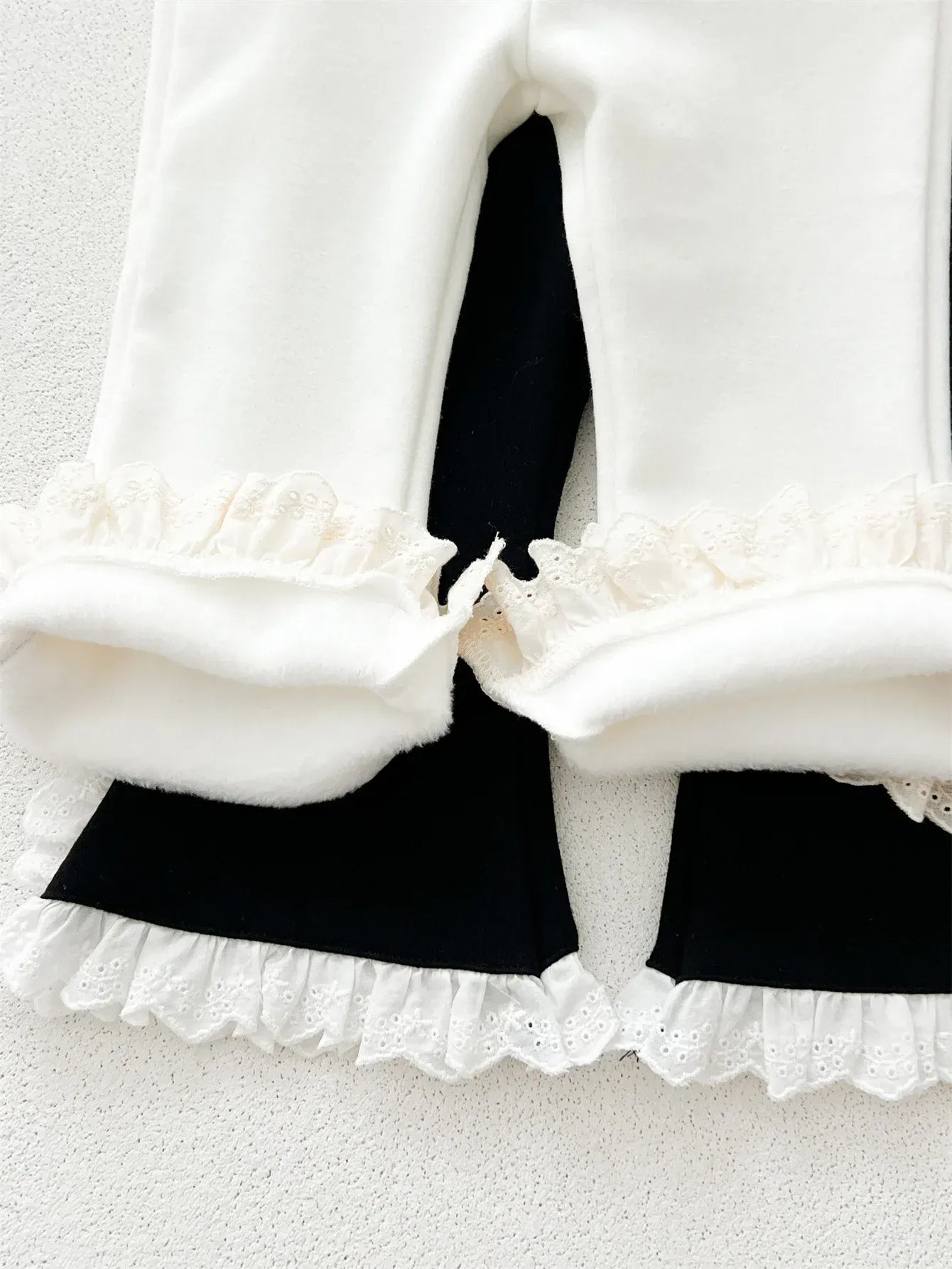 長袖セットアップ キッズセットアップ 2点セット ペプラムレースフリル長袖Tシャツ+裾レースロングフレアパンツ【mh0008503】