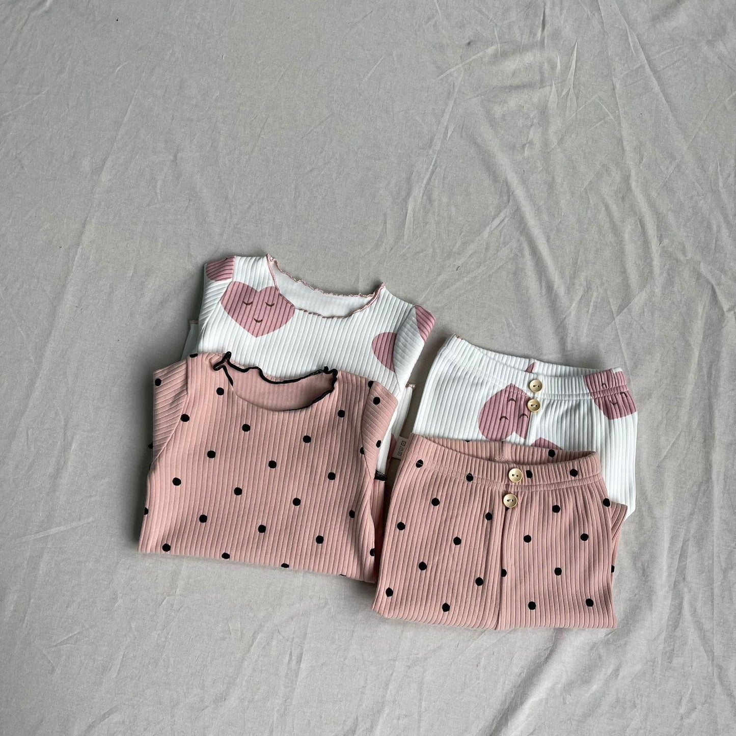 長袖パジャマ ベビーセットアップ 2点セット 長袖パジャマセット 水玉/ハートプリントリブ長袖Tシャツ+ロングパンツ【mh0009180】