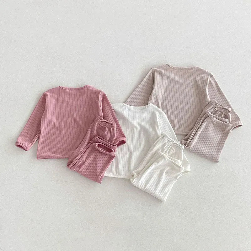 長袖パジャマ ベビーセットアップ 2点セット 長袖パジャマセット Vネック長袖Tシャツ+ロングパンツ シンプルベーシック ルームウェア 3カラー【mh0006452】