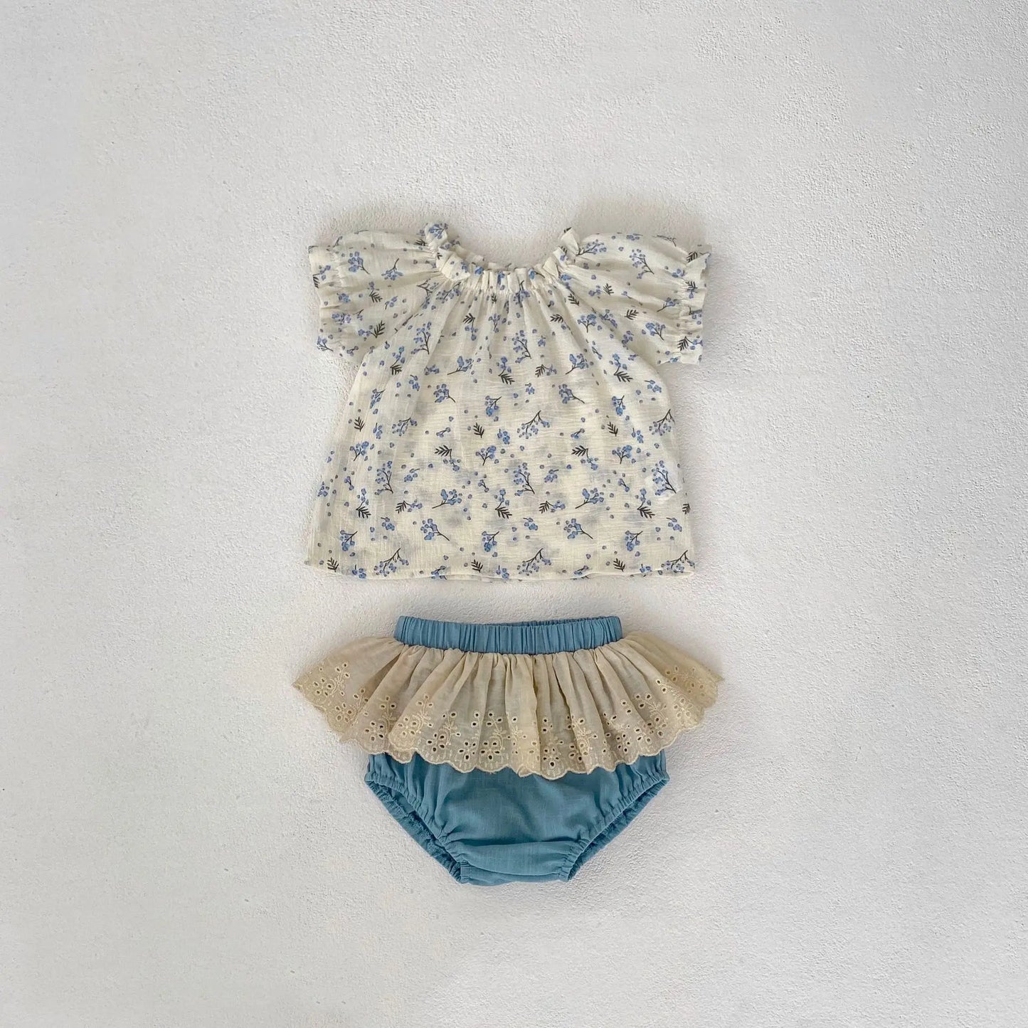 半袖セットアップ 2pc set / 66cm 0-6m ベビーセットアップ 2点セット 半袖フラワープリントブラウス+レースフリルデニムブルマパンツ