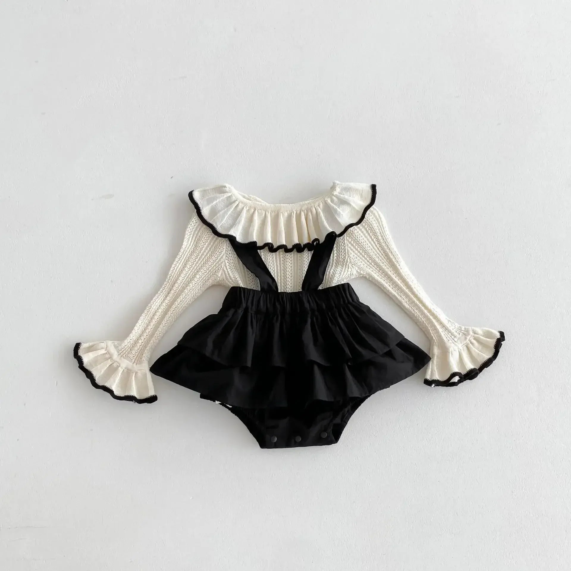 長袖セットアップ 2pc set / 73cm 6-9M ベビーセットアップ 2点セット フリルサークル襟袖長袖Tシャツ+サスペンダーフリルブルマパンツ【mh0006861】