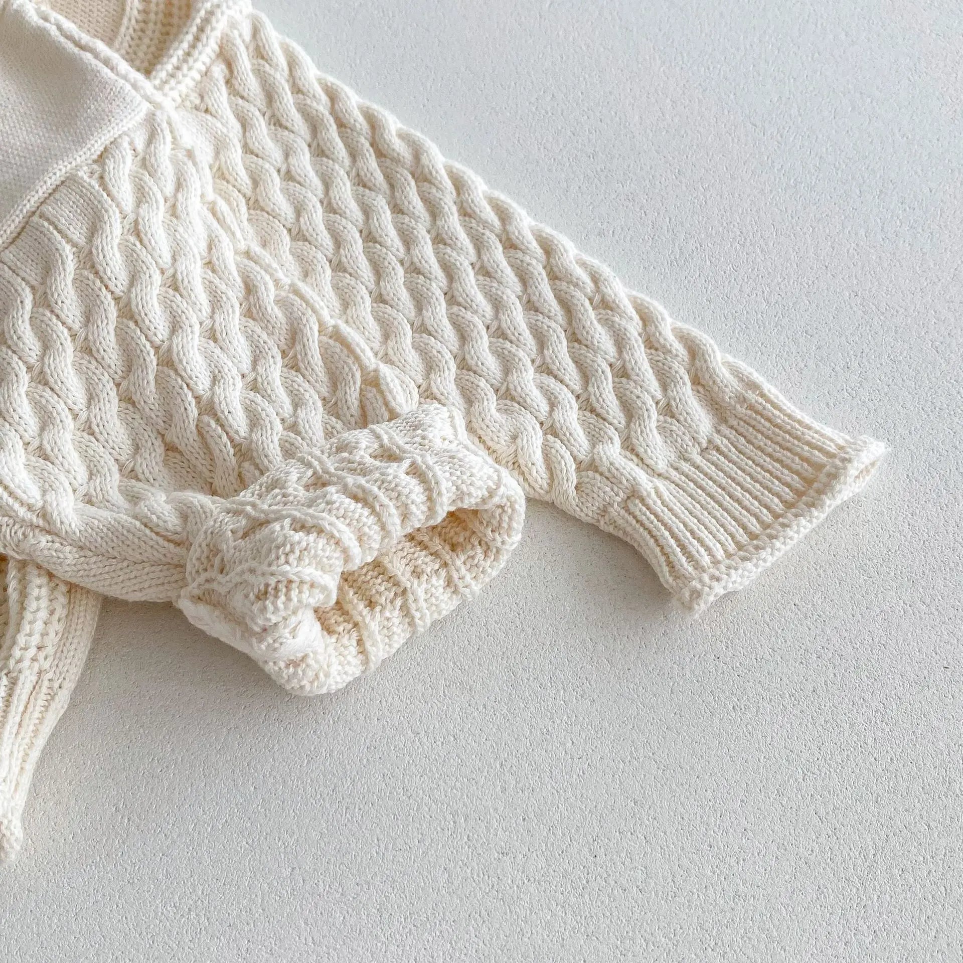 ニット・セーター キッズトップス ニットハイネックセーター アランニット ケーブル編み ボトルネック 3カラー