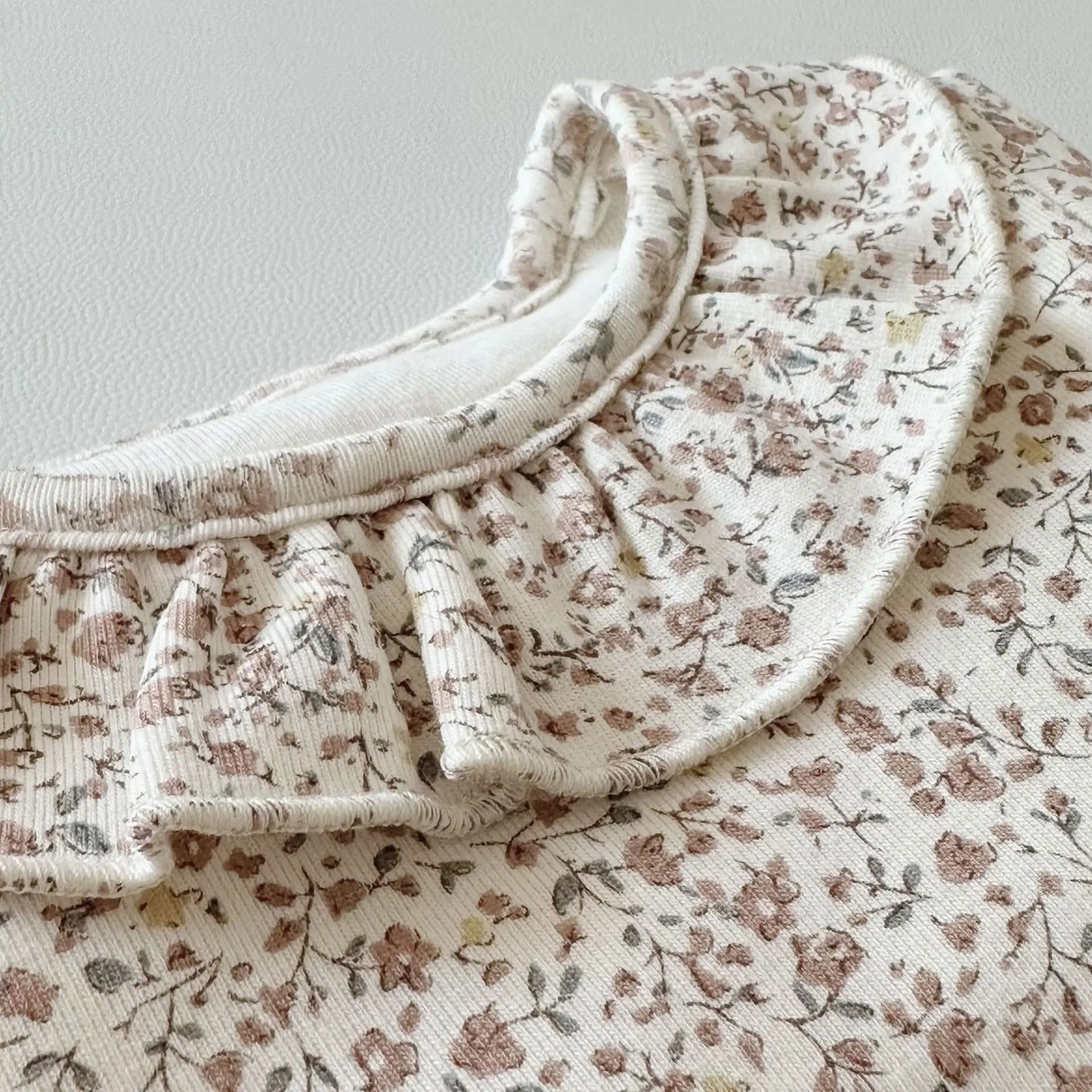 長袖セットアップ ベビーセットアップ 3点セット フラワー花柄プリント長袖トップス + パンツ + ヘアバンド