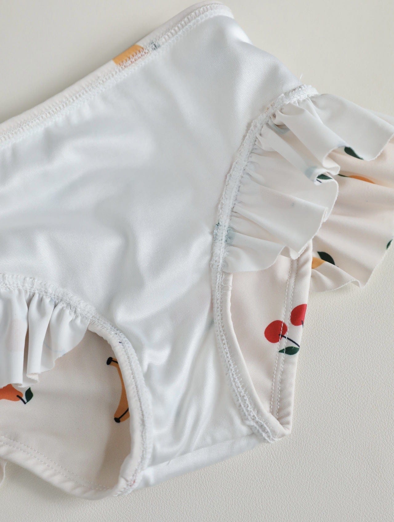 ベビー用水着 キッズ水着 ガールズ ビキニ キャミソールトップス+フリルパンツ フルーツ/フラワープリント 3カラー スイムウェア【mh0005984】