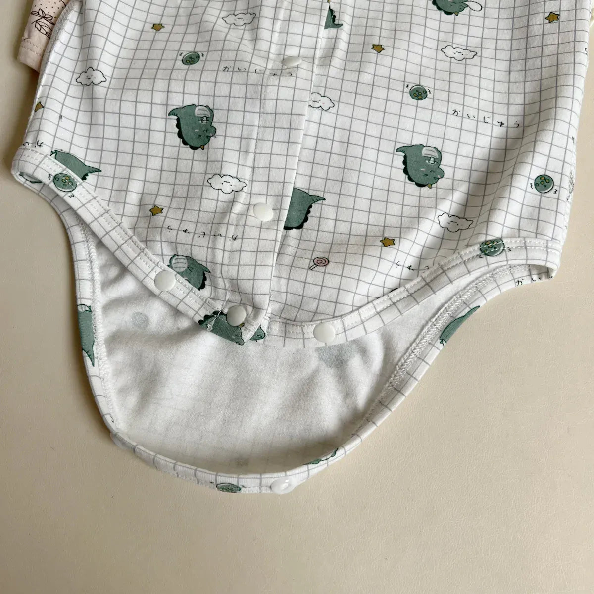 長袖ロンパース ベビーロンパース プリント柄フロントボタン長袖ボディスーツ 3カラー【mh0006786】