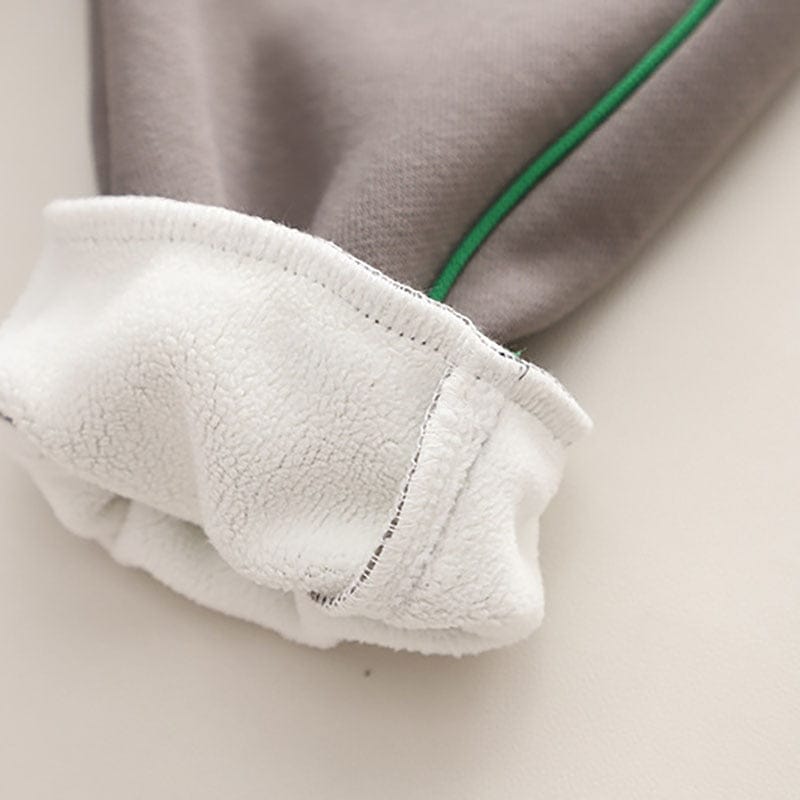 長袖セットアップ キッズ服 3点セット キルティング フーディジャケット ハイネックTシャツ 裏フリース ロングパンツ セットアップ 長袖 プリントロゴ 2色 男の子