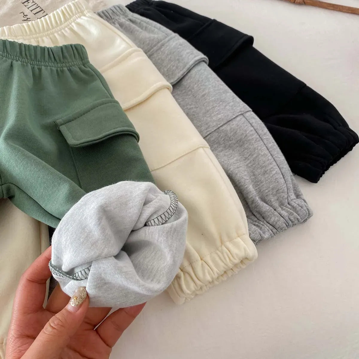 ロングパンツ・スウェットパンツ キッズパンツ スウェットカーゴパンツ 4カラー