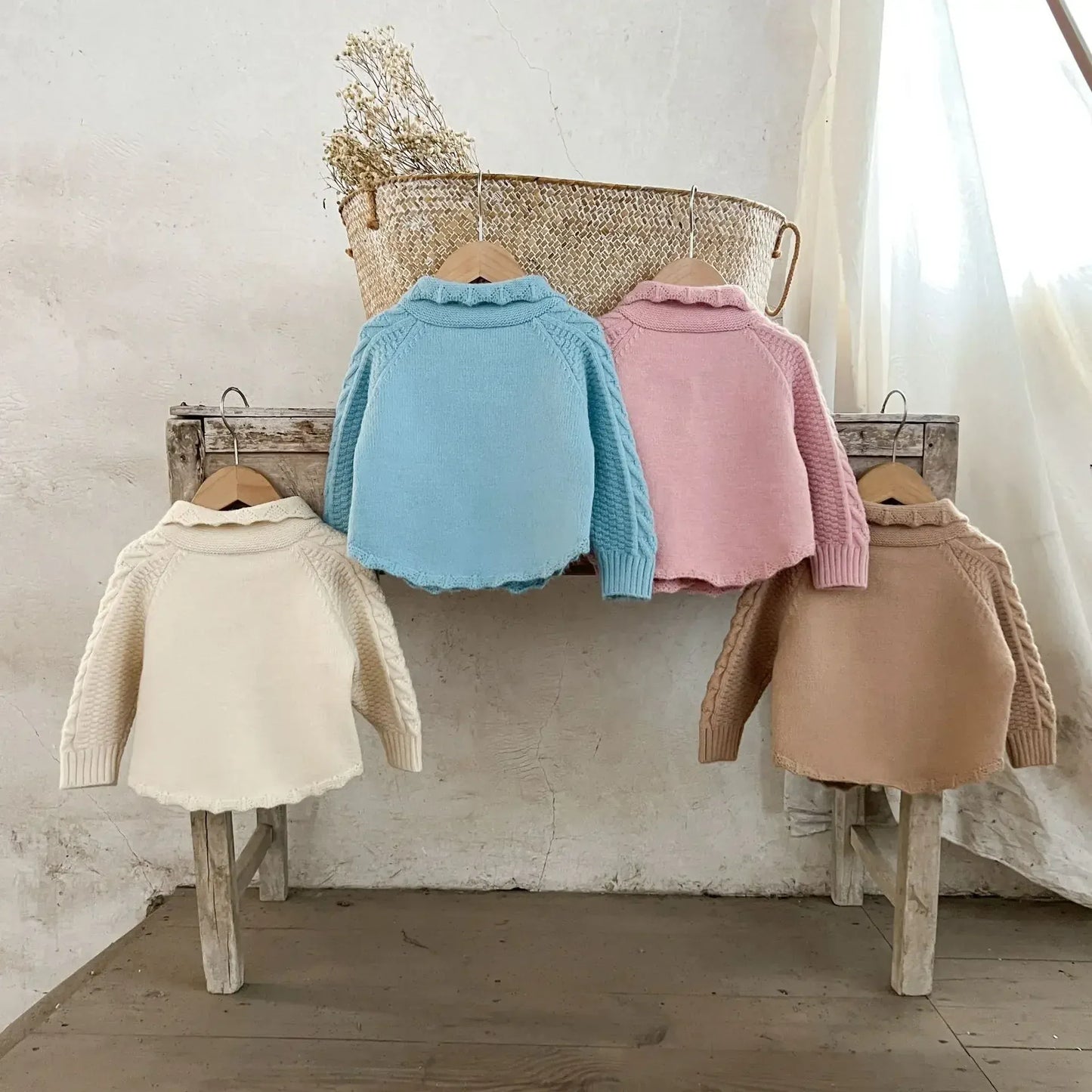 カーディガン・パーカー ベビーキッズカーディガン アラン編みケーブルニットぽんぽん付きニットジャケット 4カラー【mh0007361】