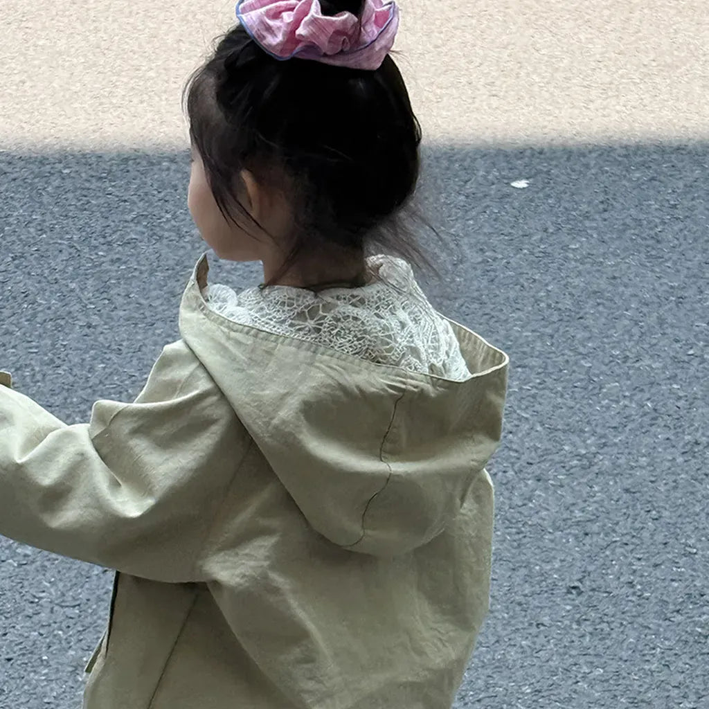 ショートコート・ジャケット・ジャンパー レースフリル付きフードジャケット ゆったりAラインアウター【mh0011057】