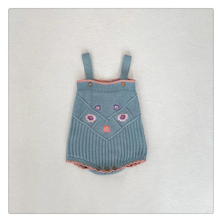 ロンパースセットアップ a piece of romper / 6M (66cm) ベビーセットアップ 2点セット ニットカーディガンジャケット ノースリーブロンパース サスペンダーロンパース フラワー花柄刺繍