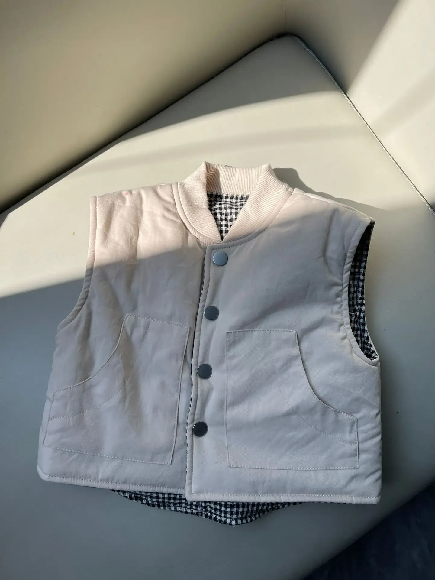 ベスト Apricot / 24M  90CM / 取り寄せ（7〜21日） キッズベスト 裏チェック柄シンプルアウターベスト【mh0008488】