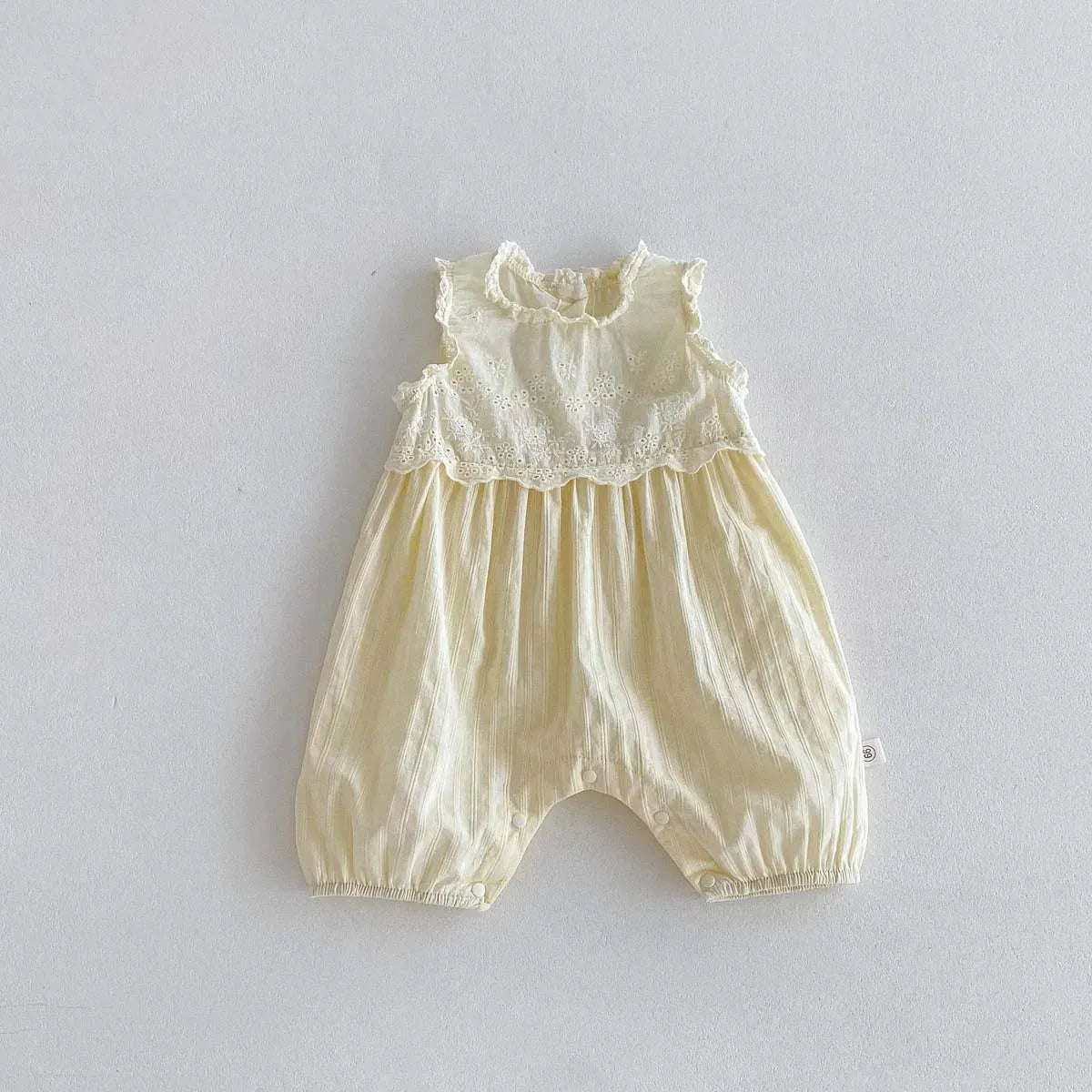 ノースリーブジャンプスーツ Apricot / 66cm ベビーロンパース ノースリーブジャンプスーツ レースフリル 2カラー【mh0006065】