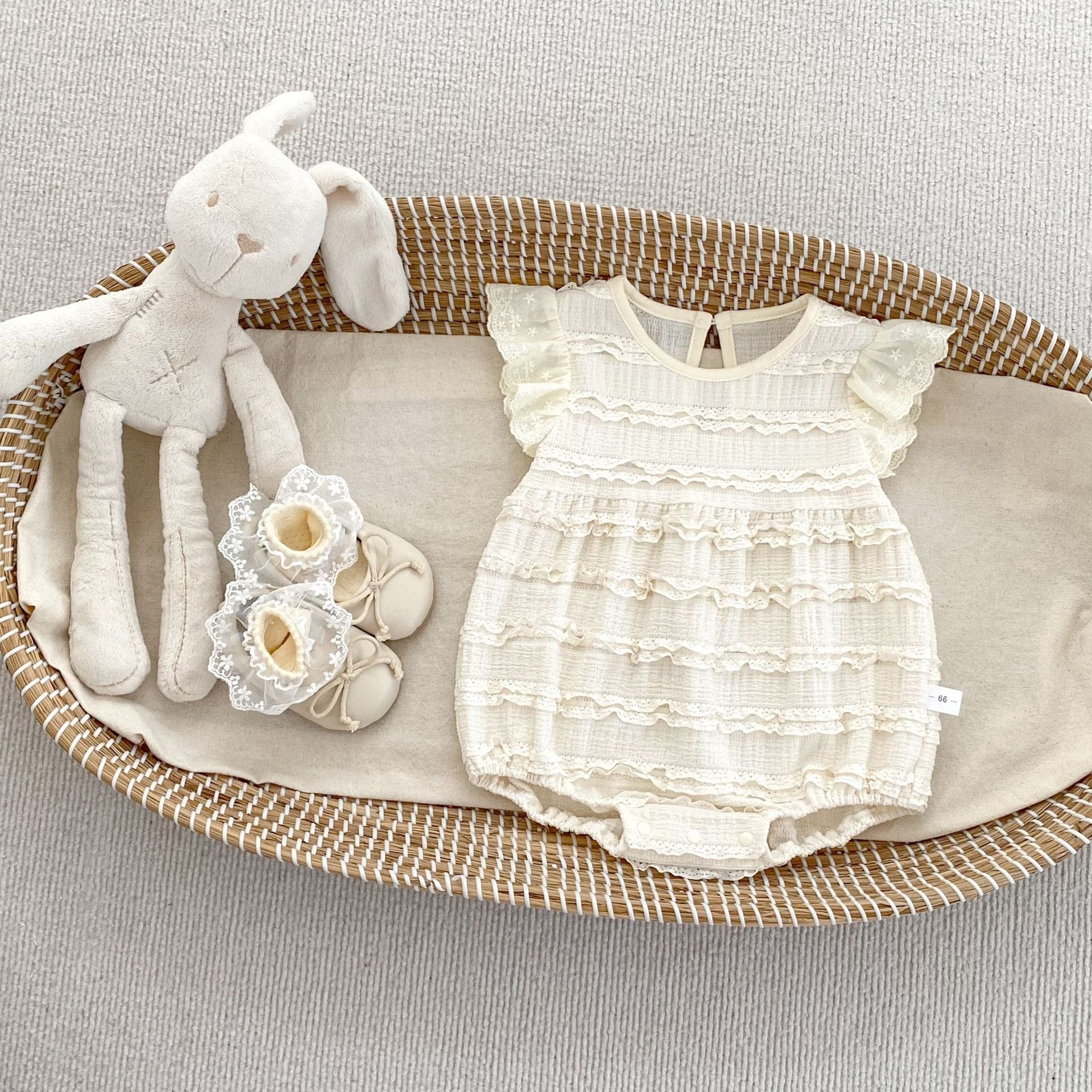 半袖ロンパース Apricot / 66cm レース刺繍フリルスリーブロンパース【mh0009710】