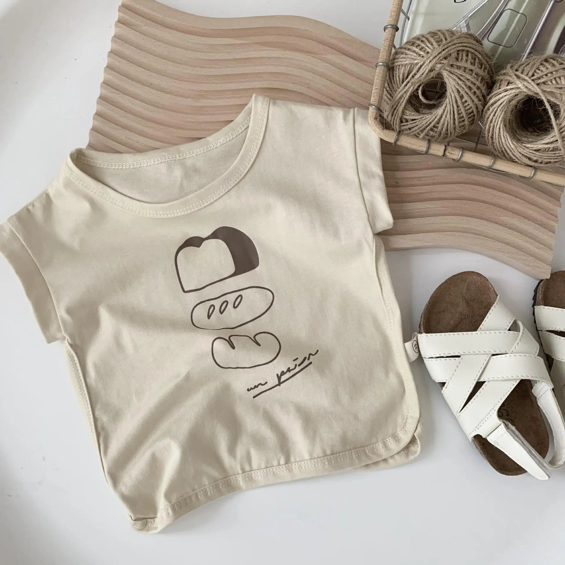 半袖セットアップ apricot t-shirt / 9M  73CM キッズトップス/パンツ 半袖プリントTシャツ/バルーンショートパンツ パンブレッドプリント 2カラー【mh0005454】