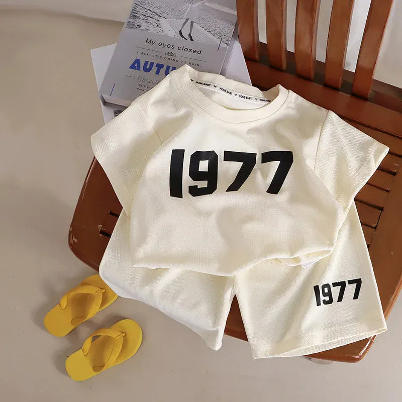 半袖セットアップ Beige / 12M 80cm ベビーキッズセットアップ 2点セット 半袖Tシャツ+ショートパンツ ロゴプリント 4カラー【mh0005779】