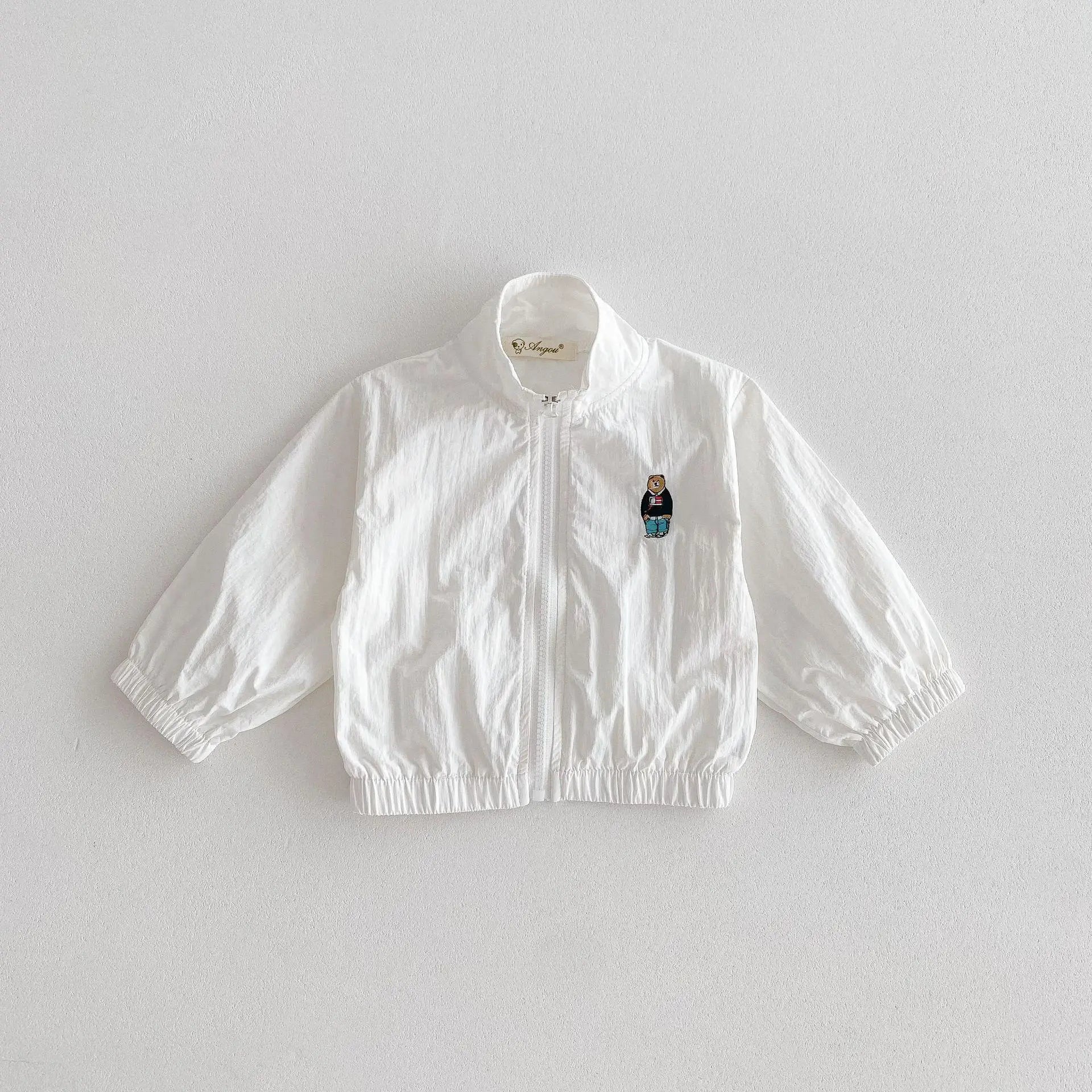 ショートコート・ジャケット・ジャンパー beige / 12M  80cm / 取り寄せ（7〜21日） キッズアウター ウィンドブレーカー ジャンパー ジッパージャケット ベアくまワンポイント 日除け クーラー対策 4カラー