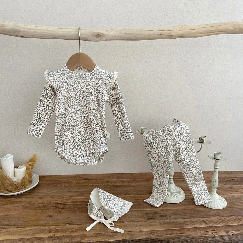 ロンパースセットアップ Beige / 3-6M 66cm ベビーセットアップ 3点セット 長袖ロンパース+パンツ+ボンネット帽子 フラワー花柄プリント 2カラー【mh0006570】