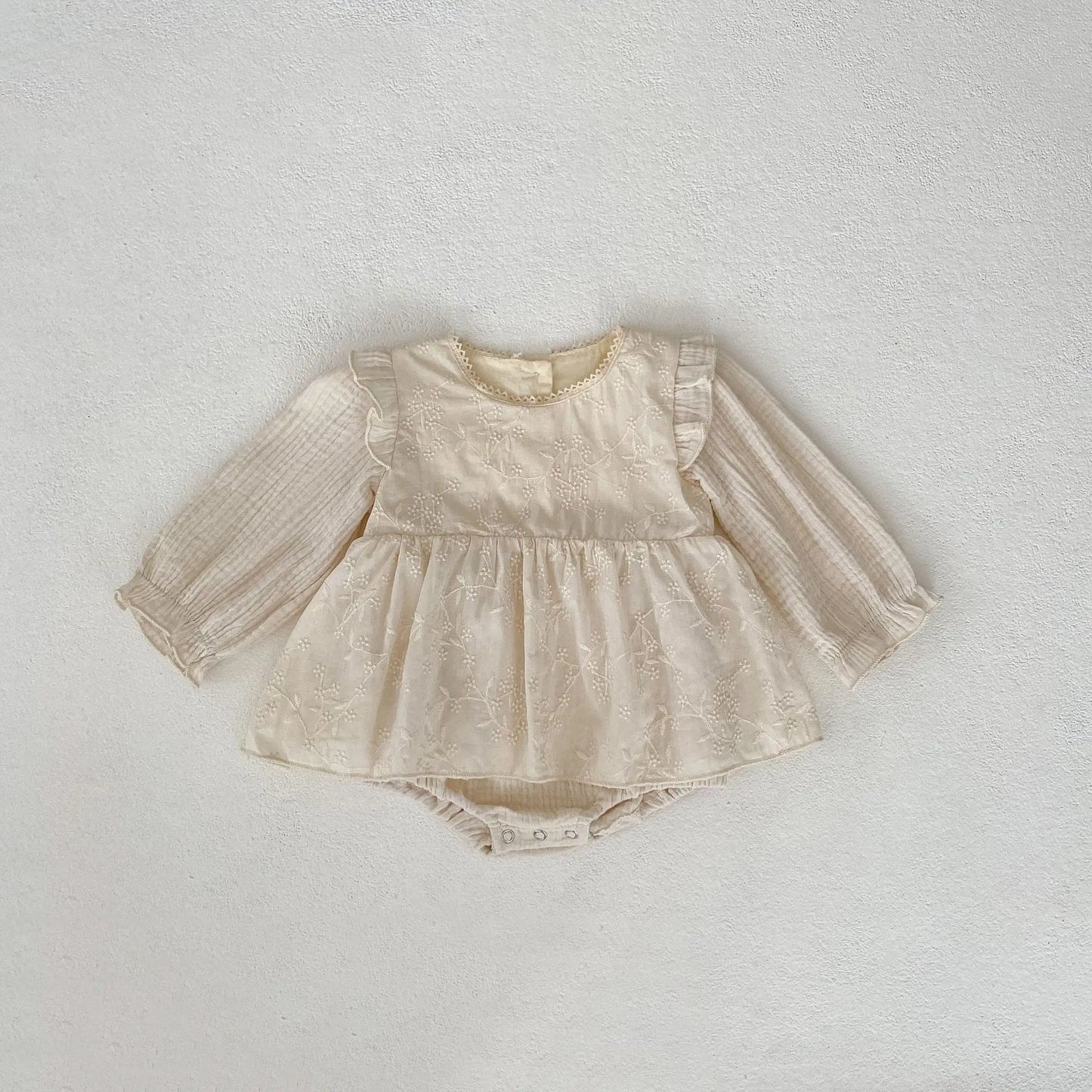 長袖ロンパース beige / 66cm ベビーロンパース 長袖スカートロンパース ショルダーフリル ベージュ