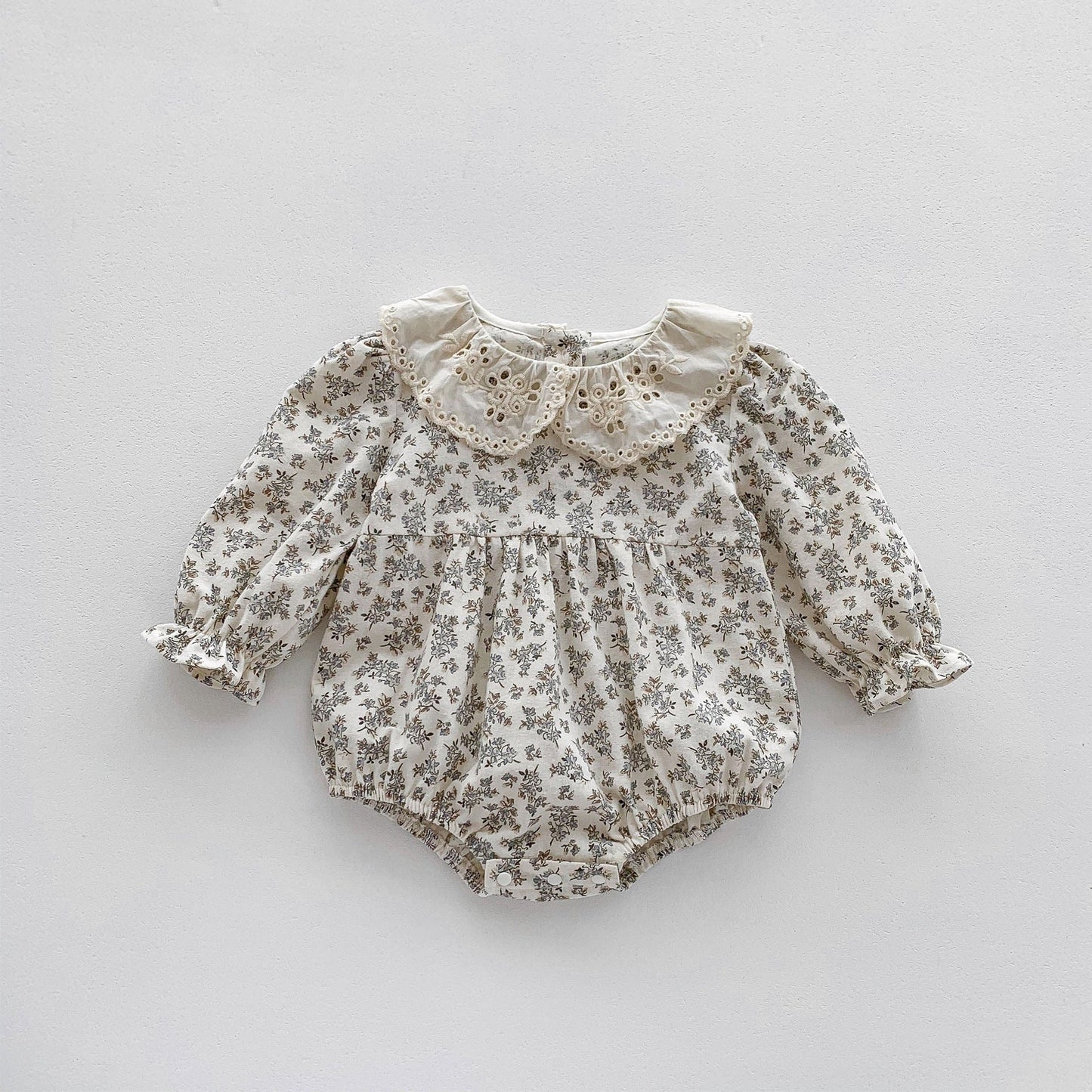 長袖ロンパース Beige / 66cm ベビー レース襟 フラワー 花柄 長袖 ロンパース ガールズ 女の子