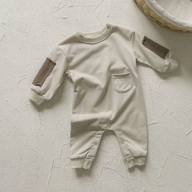 長袖ロンパース beige / 66cm ベビージャンプスーツ 長袖ロンパース パッチワーク ポケット ブラウン/ベージュ/2カラー