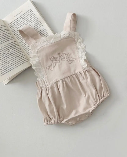 ノースリーブロンパース beige / 6M  66cm ベビーロンパース サスペンダーボディスーツ ノースリーブカバーオール 天使エンジェル刺繍 2カラー