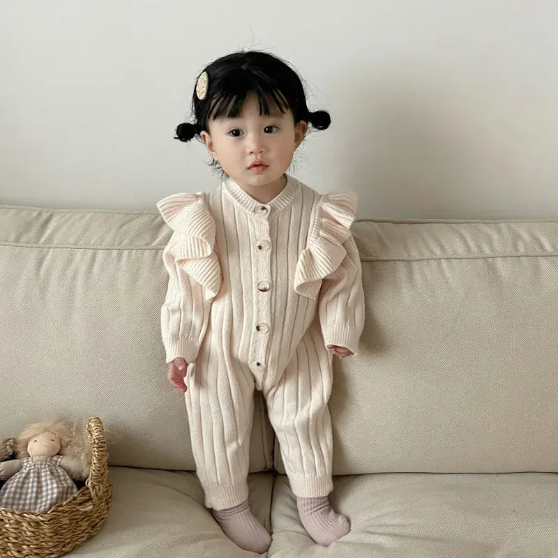長袖ロンパース beige / 6M  66cm ベビーロンパース 長袖ジャンプスーツ ニット フリルショルダー ベージュ/パープル/2カラー