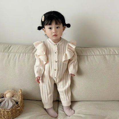 長袖ロンパース beige / 6M  66cm ベビーロンパース 長袖ジャンプスーツ ニット フリルショルダー ベージュ/パープル/2カラー
