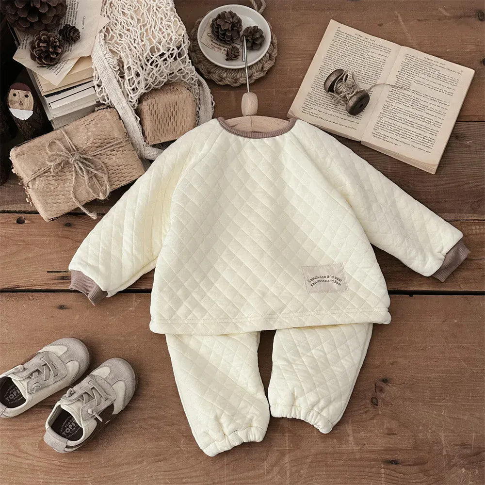 長袖セットアップ Beige / 6M  66CM ベビーセットアップ 2点セット シンプルキルティングプルオーバー+キルトロングパンツ【mh0007810】