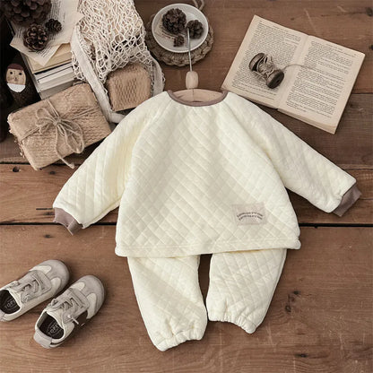 長袖セットアップ Beige / 6M  66CM ベビーセットアップ 2点セット シンプルキルティングプルオーバー+キルトロングパンツ【mh0007810】
