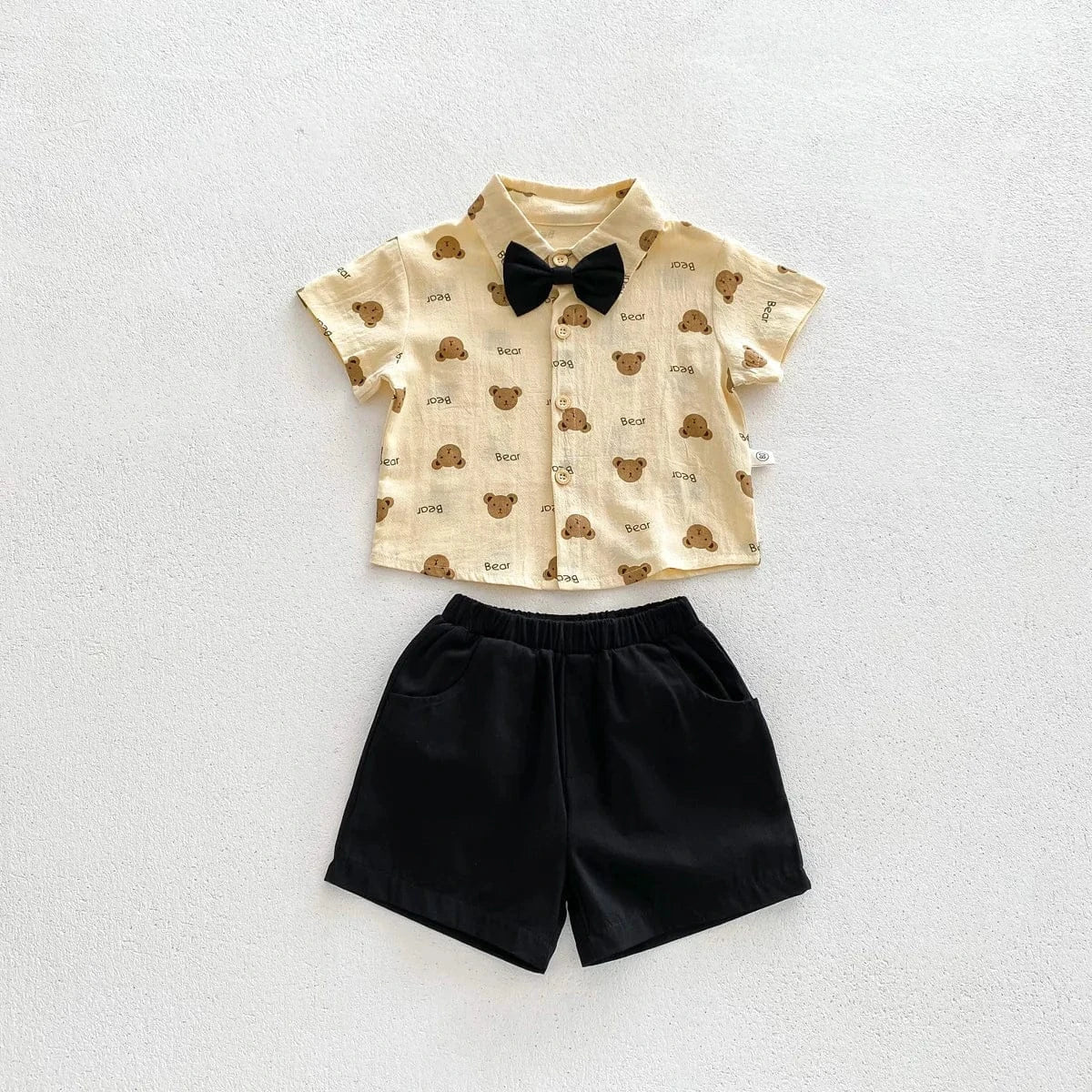 半袖セットアップ beige / 80cm キッズセットアップ 3点セット 半袖シャツ 蝶ネクタイ ショートパンツ ベアくまプリント