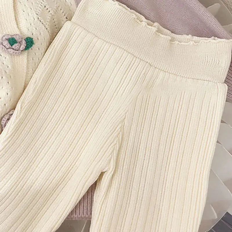 ニット・セーター beige / 90cm キッズトップス ニットフレアパンツ フラワー花柄刺繍ニットカーディガンセーター